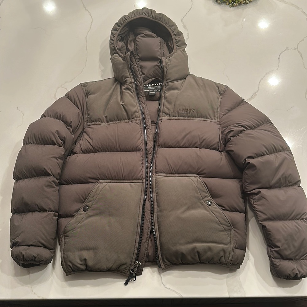 Mens Filson Goose Down Olive Otter Green Puffer Jacket Coat Parka Size Small EUC